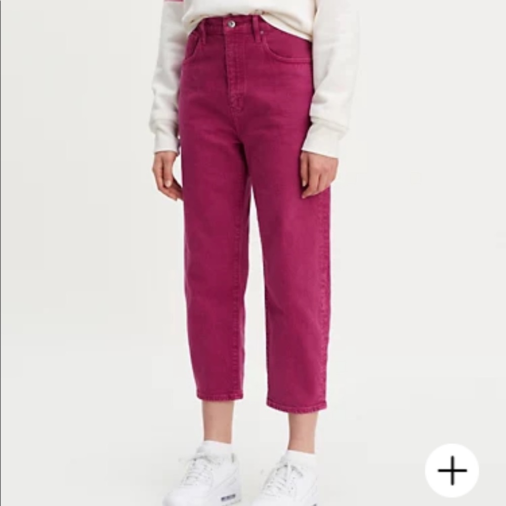 Levi’s Barrel Crop jeans in pink